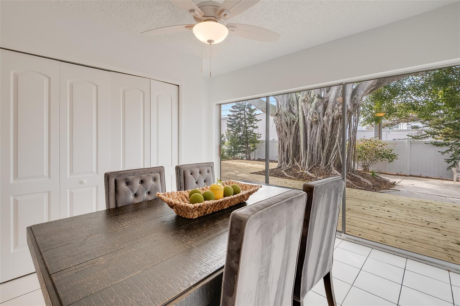 OAKHURST GROVES 2ND ADD - Residential