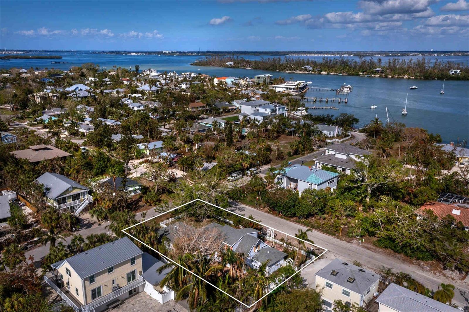 6901 POINSETTA AVENUE