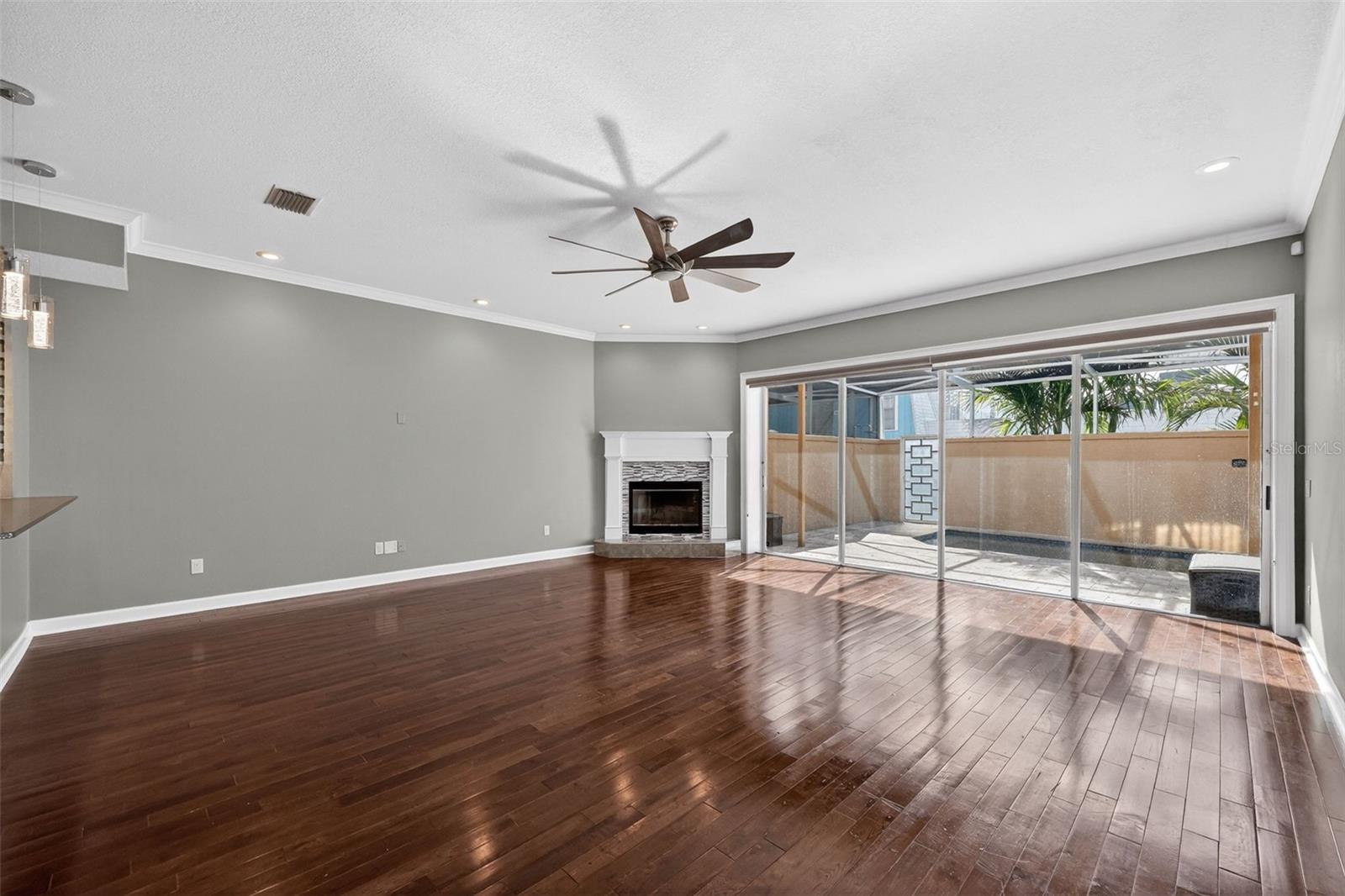 DOLPHINS LANDING - Residential