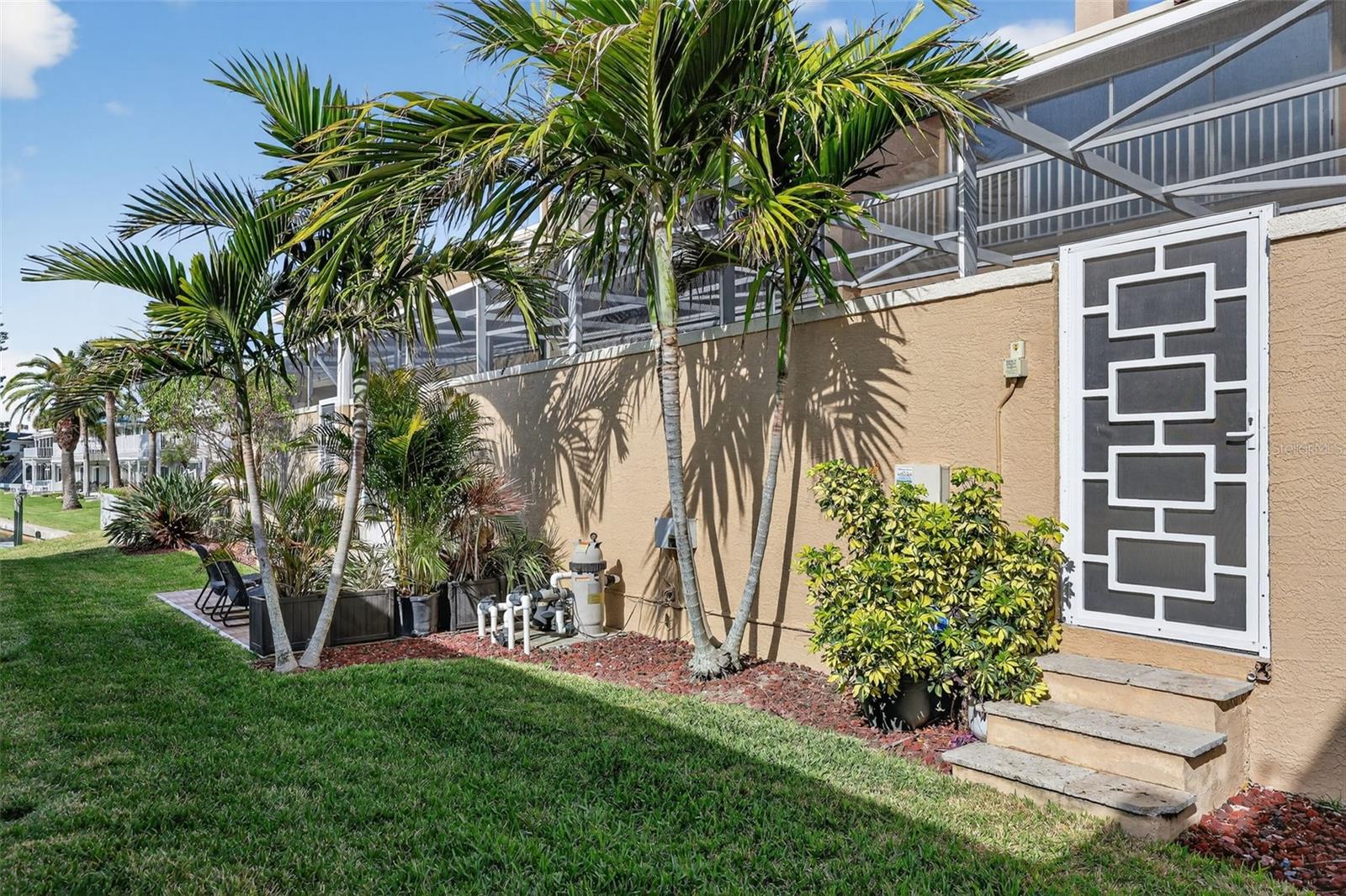 DOLPHINS LANDING - Residential