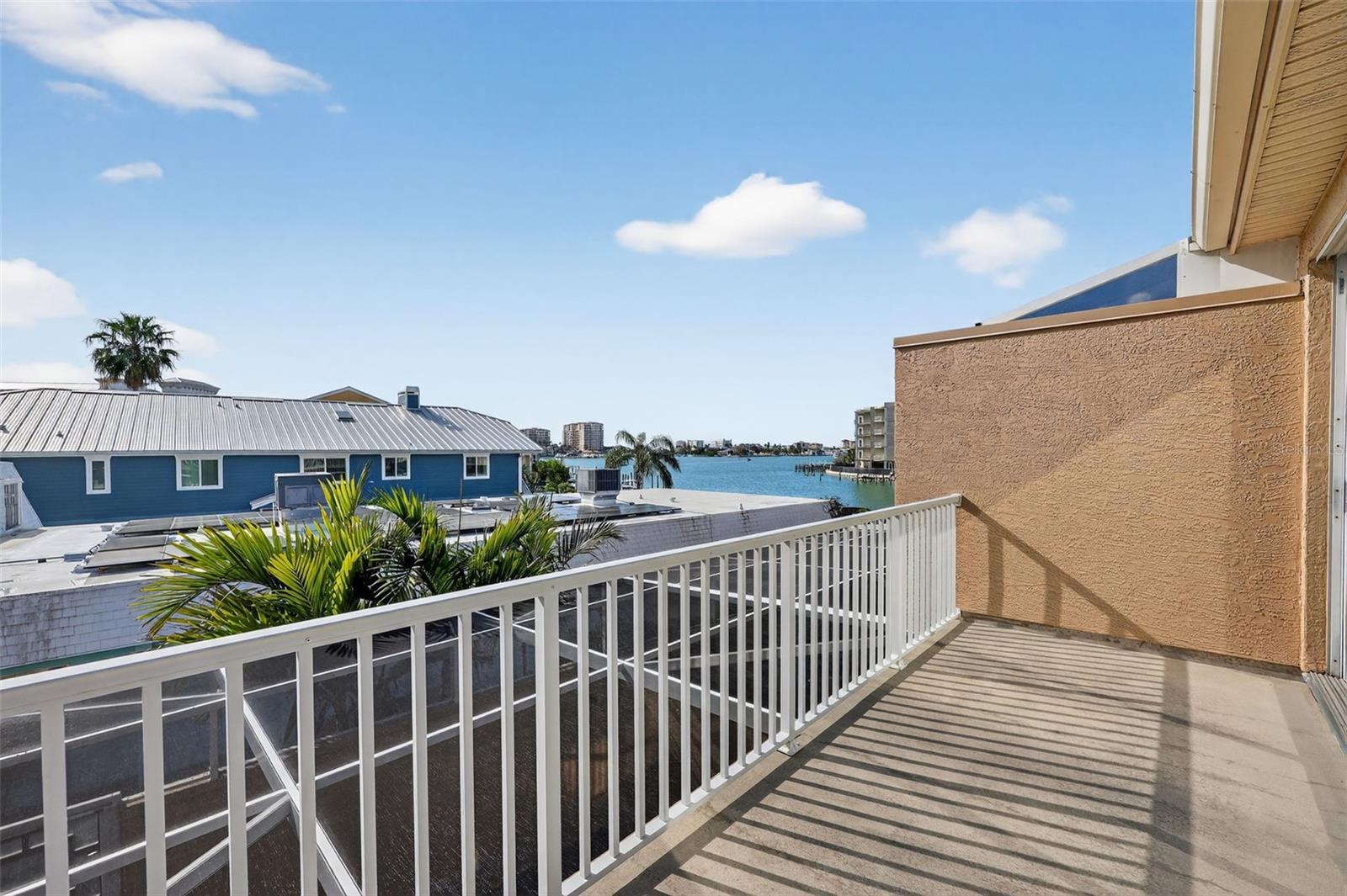 DOLPHINS LANDING - Residential