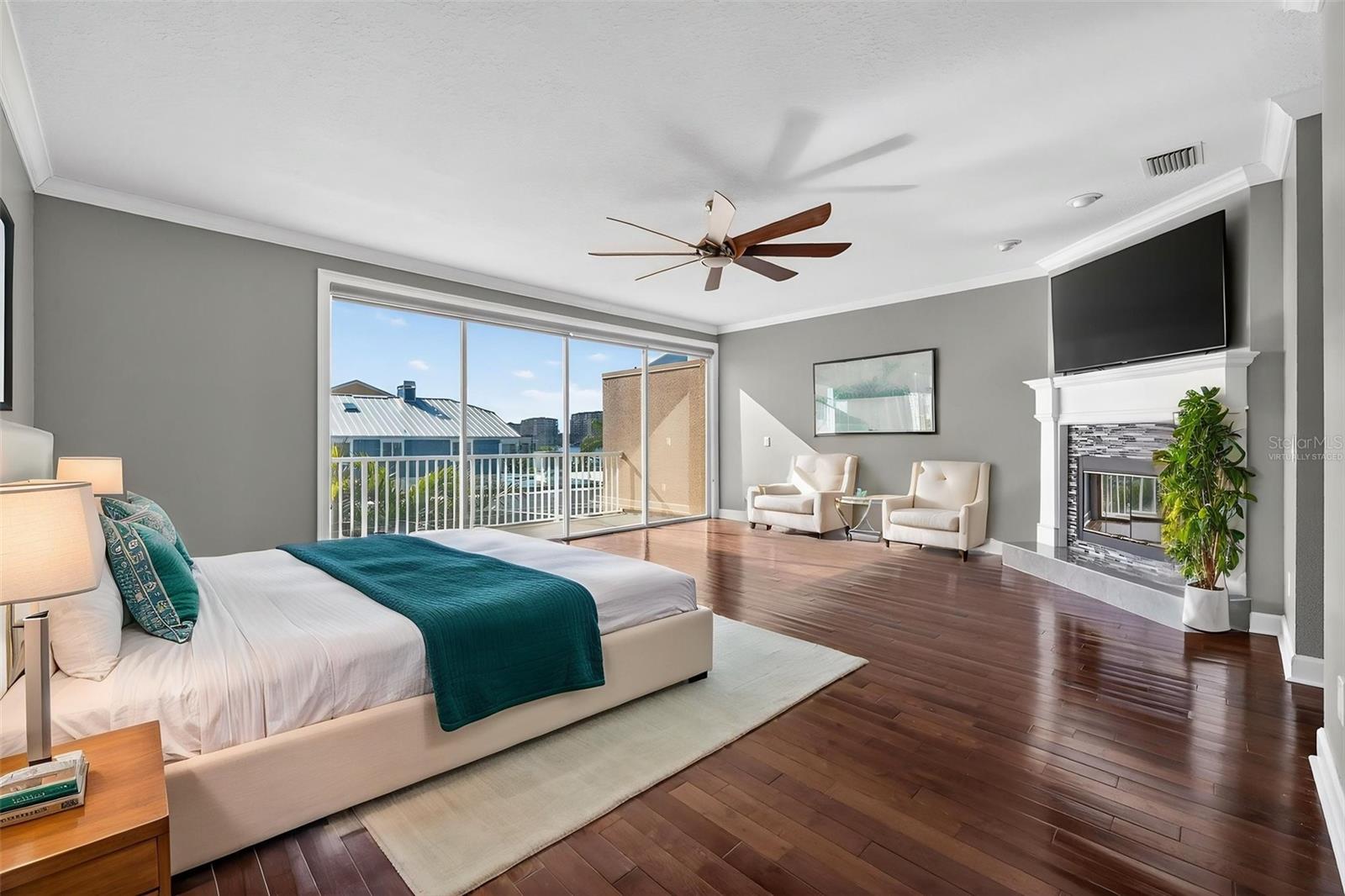 DOLPHINS LANDING - Residential