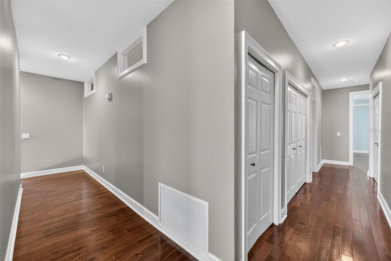 DOLPHINS LANDING - Residential