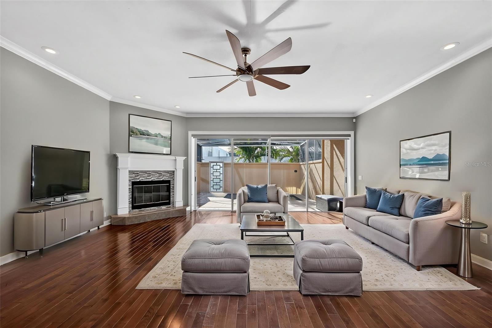 DOLPHINS LANDING - Residential