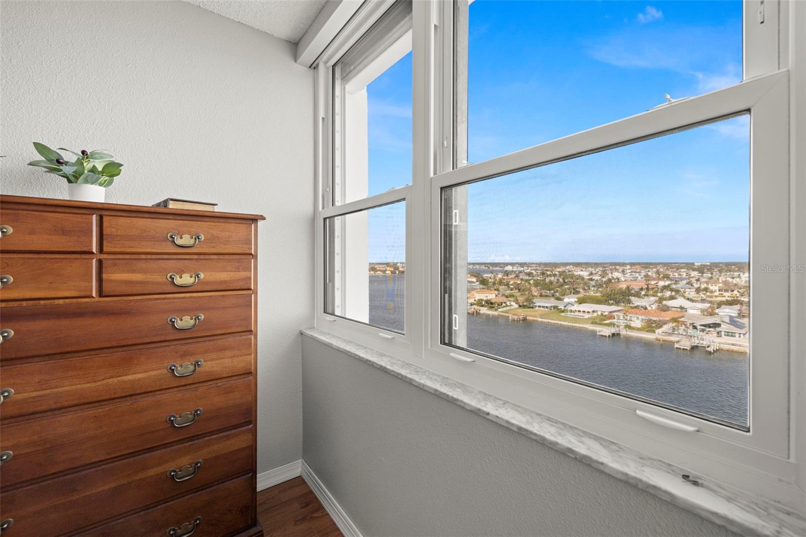 WEATHERLY THE CONDO -THE YACHT AND TENNIS CLUD - Residential Lease