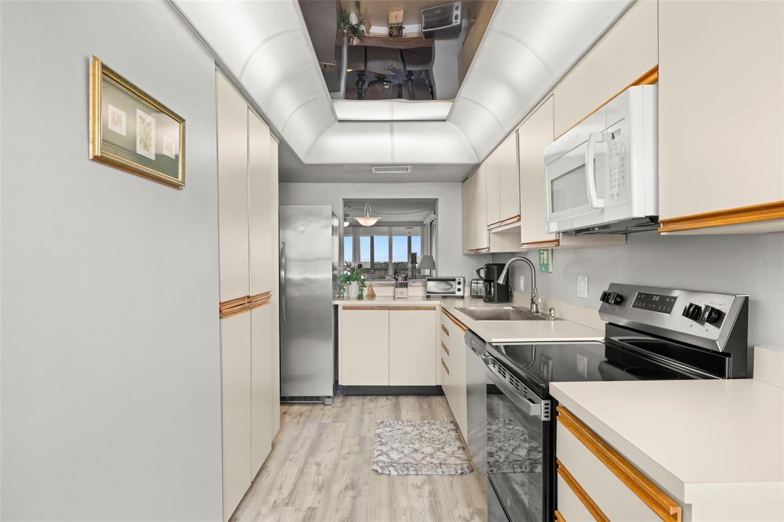 WEATHERLY THE CONDO -THE YACHT AND TENNIS CLUD - Residential Lease
