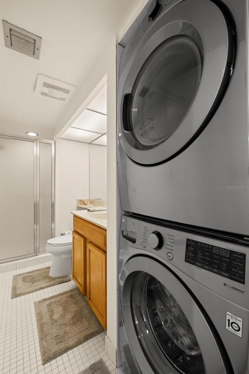 WEATHERLY THE CONDO -THE YACHT AND TENNIS CLUD - Residential Lease