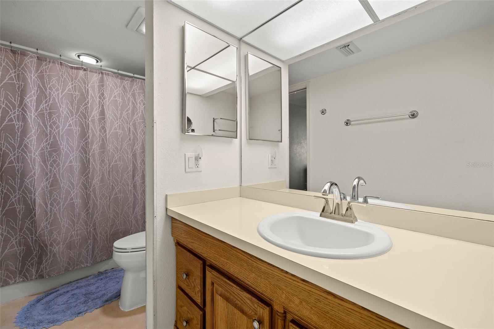 WEATHERLY THE CONDO -THE YACHT AND TENNIS CLUD - Residential Lease