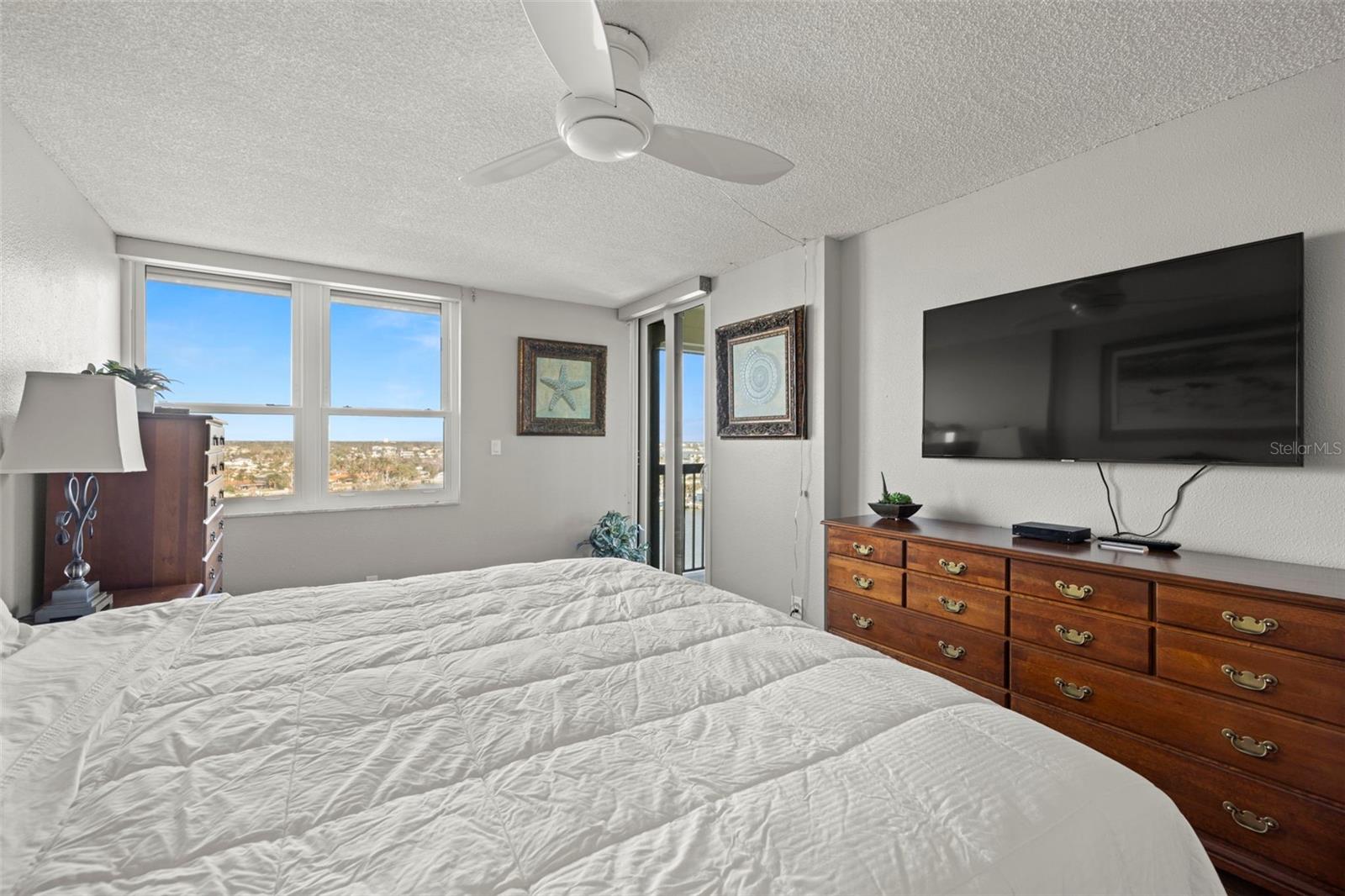 WEATHERLY THE CONDO -THE YACHT AND TENNIS CLUD - Residential Lease