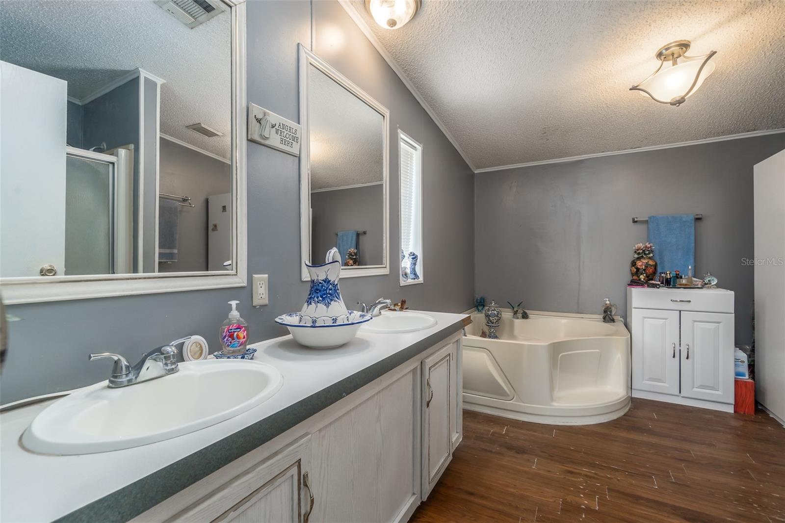 ACREAGE - Residential