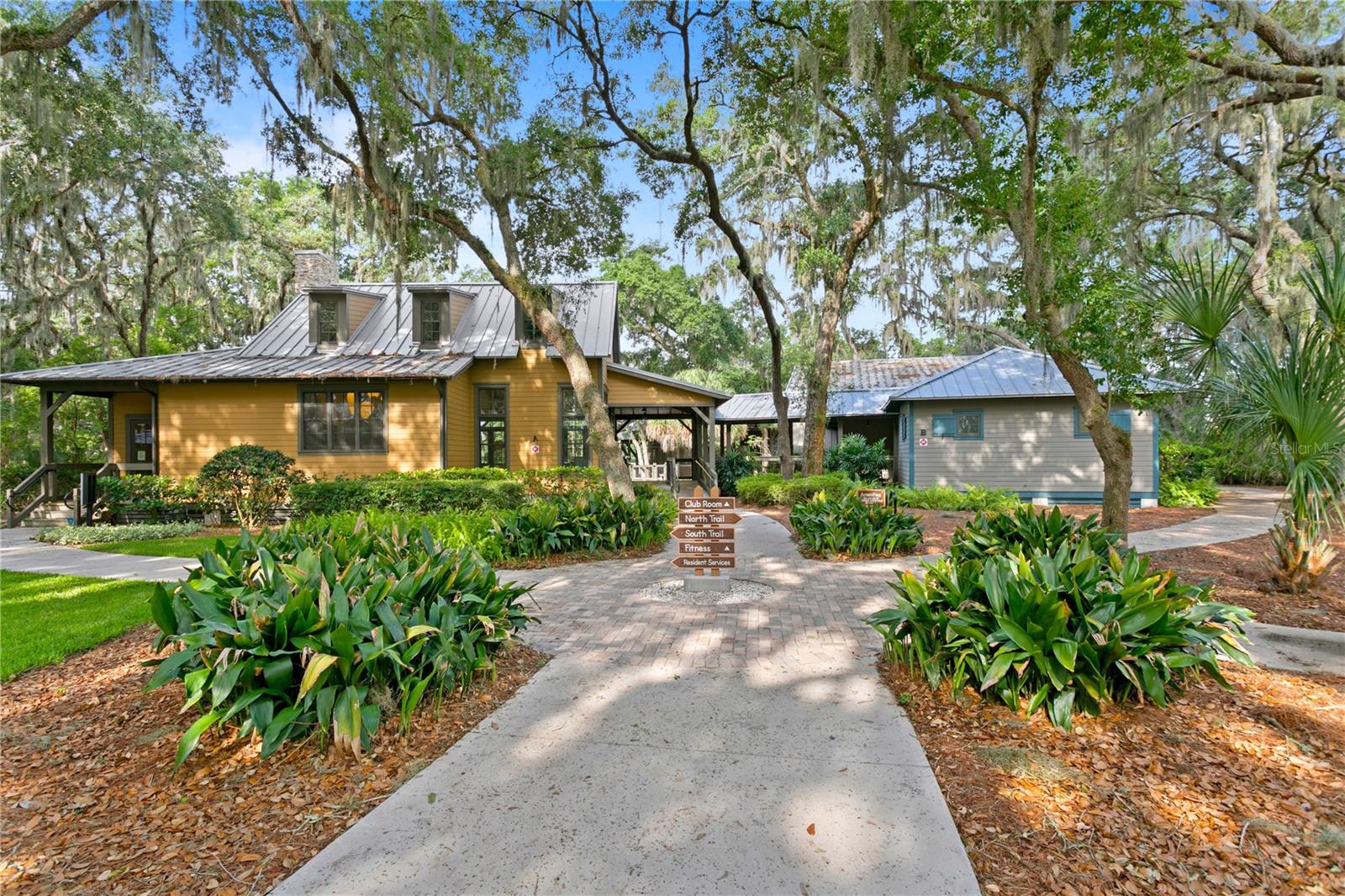 FISHHAWK RANCH TOWNCENTER PHAS - Residential