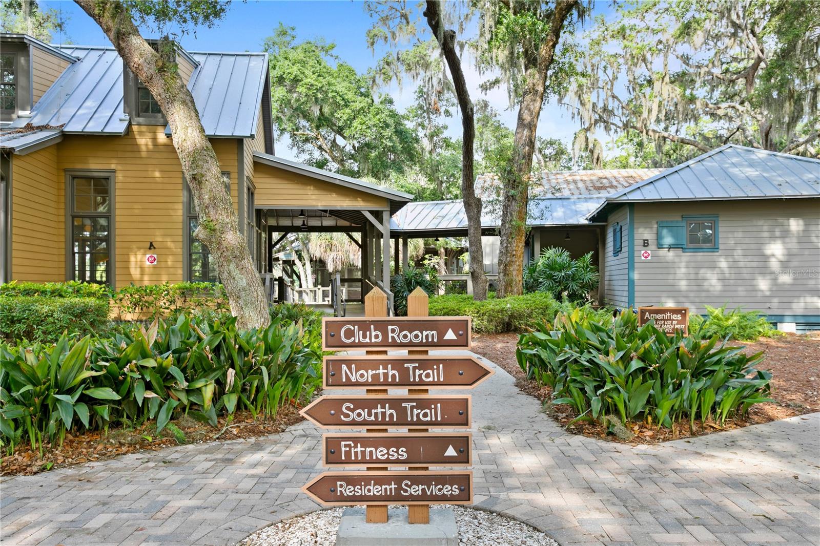 FISHHAWK RANCH TOWNCENTER PHAS - Residential