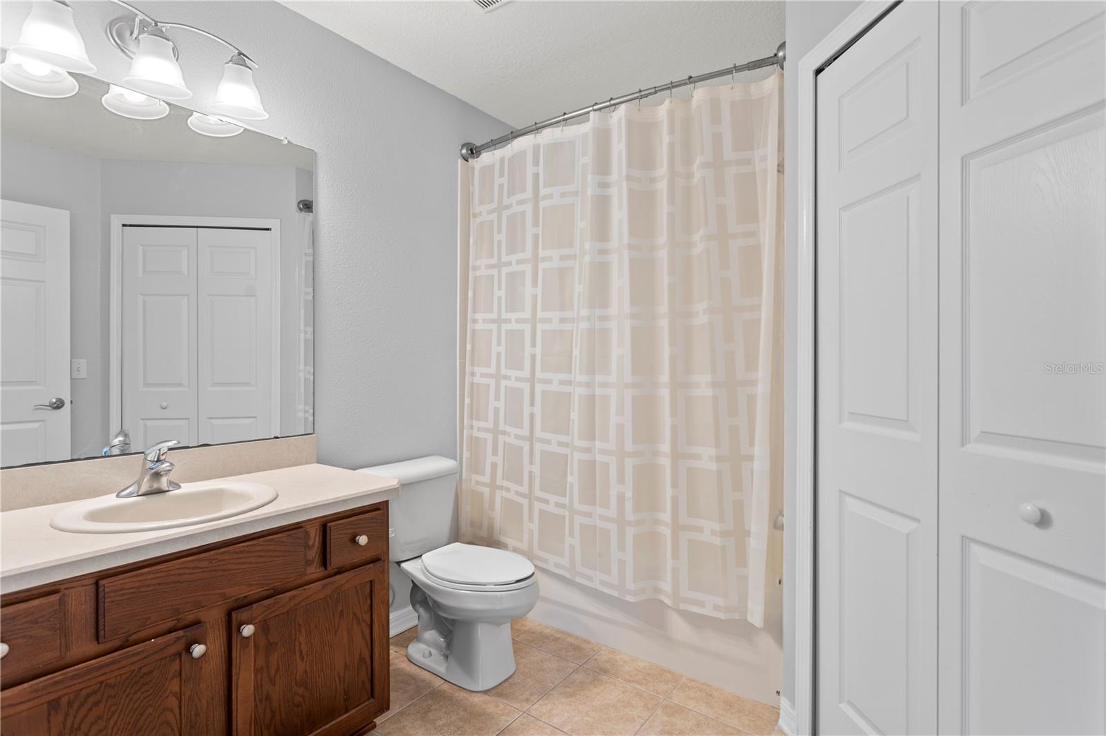 FISHHAWK RANCH TOWNCENTER PHAS - Residential