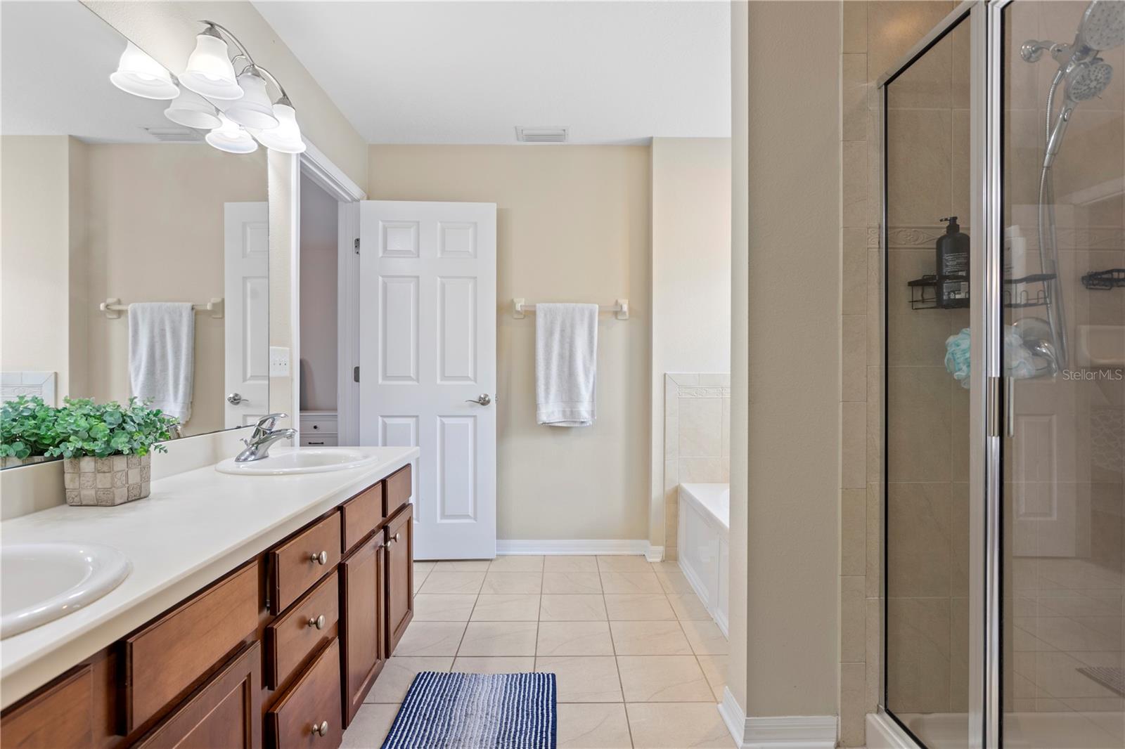 FISHHAWK RANCH TOWNCENTER PHAS - Residential