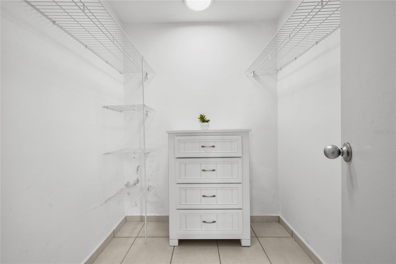 PASEOS DE DORADO - Residential