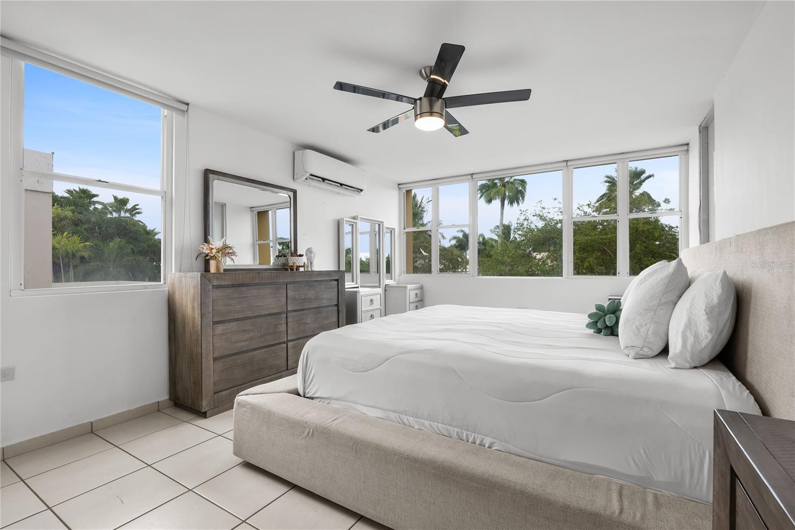 PASEOS DE DORADO - Residential