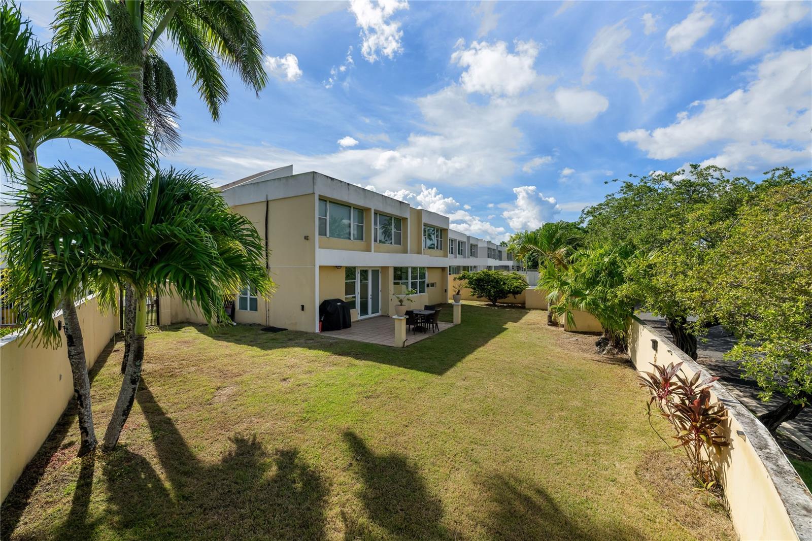 PASEOS DE DORADO - Residential