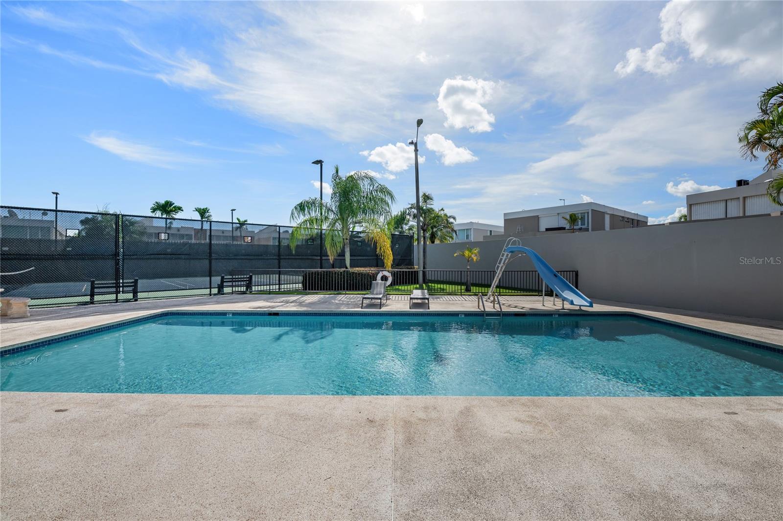 PASEOS DE DORADO - Residential