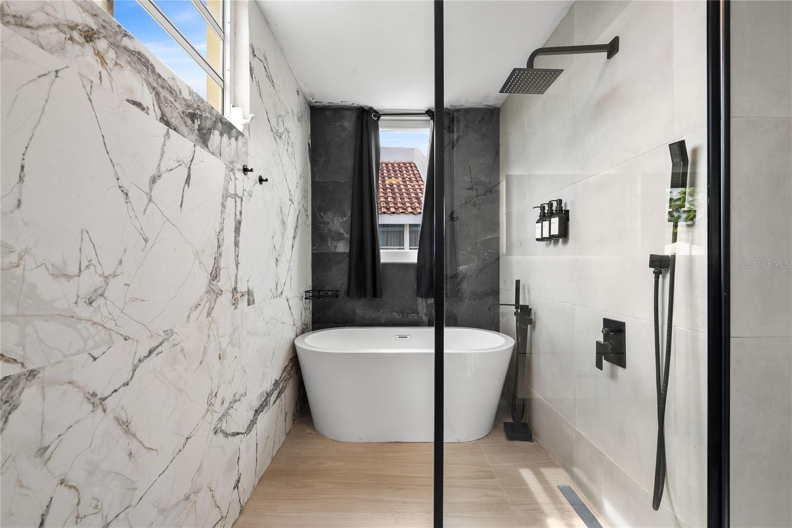 PASEOS DE DORADO - Residential