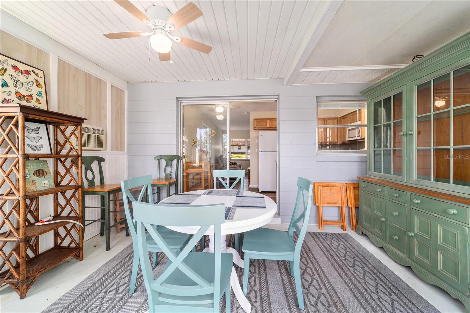 RAINBOW LAKES ESTATE - Residential