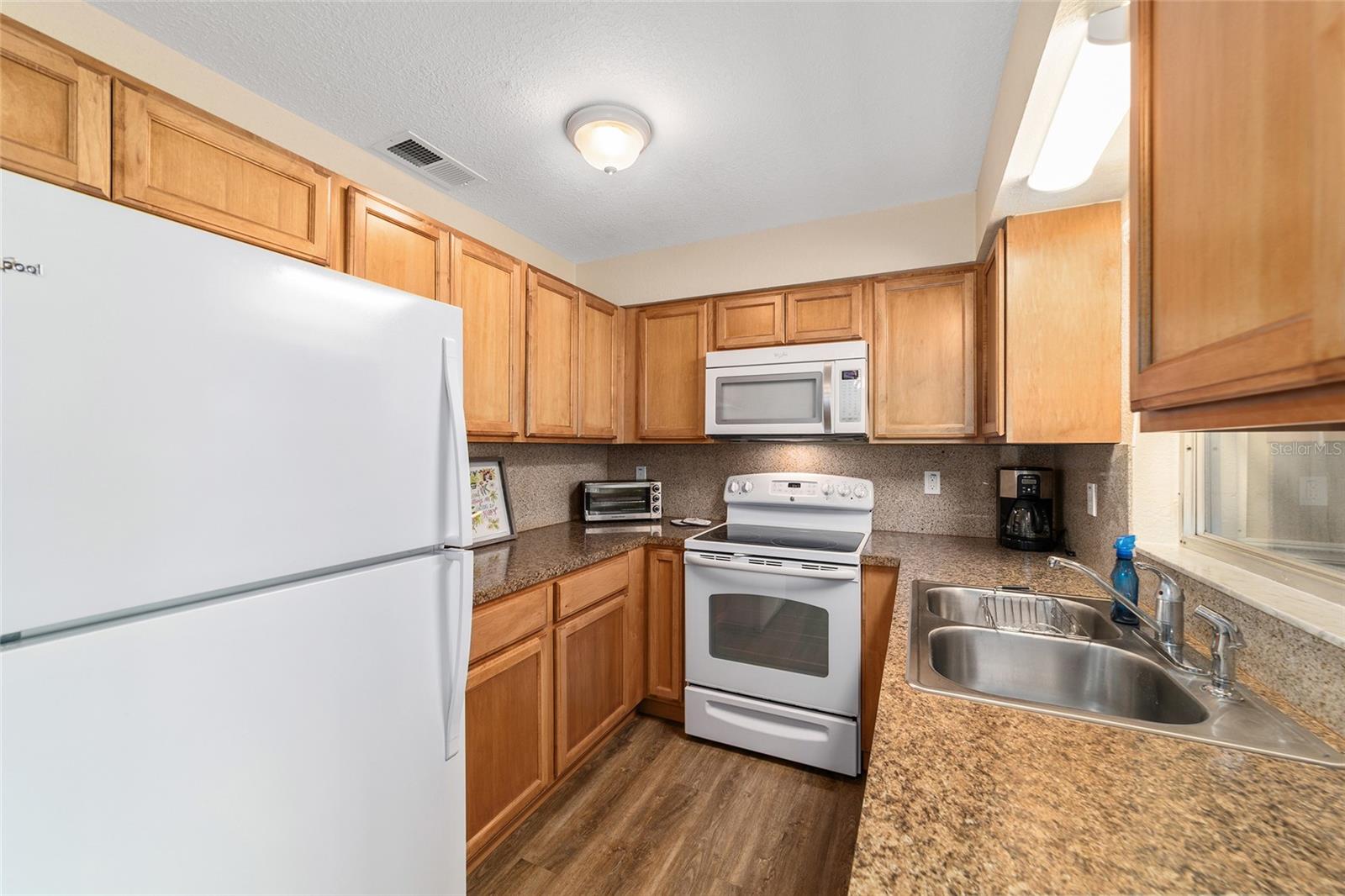 RAINBOW LAKES ESTATE - Residential