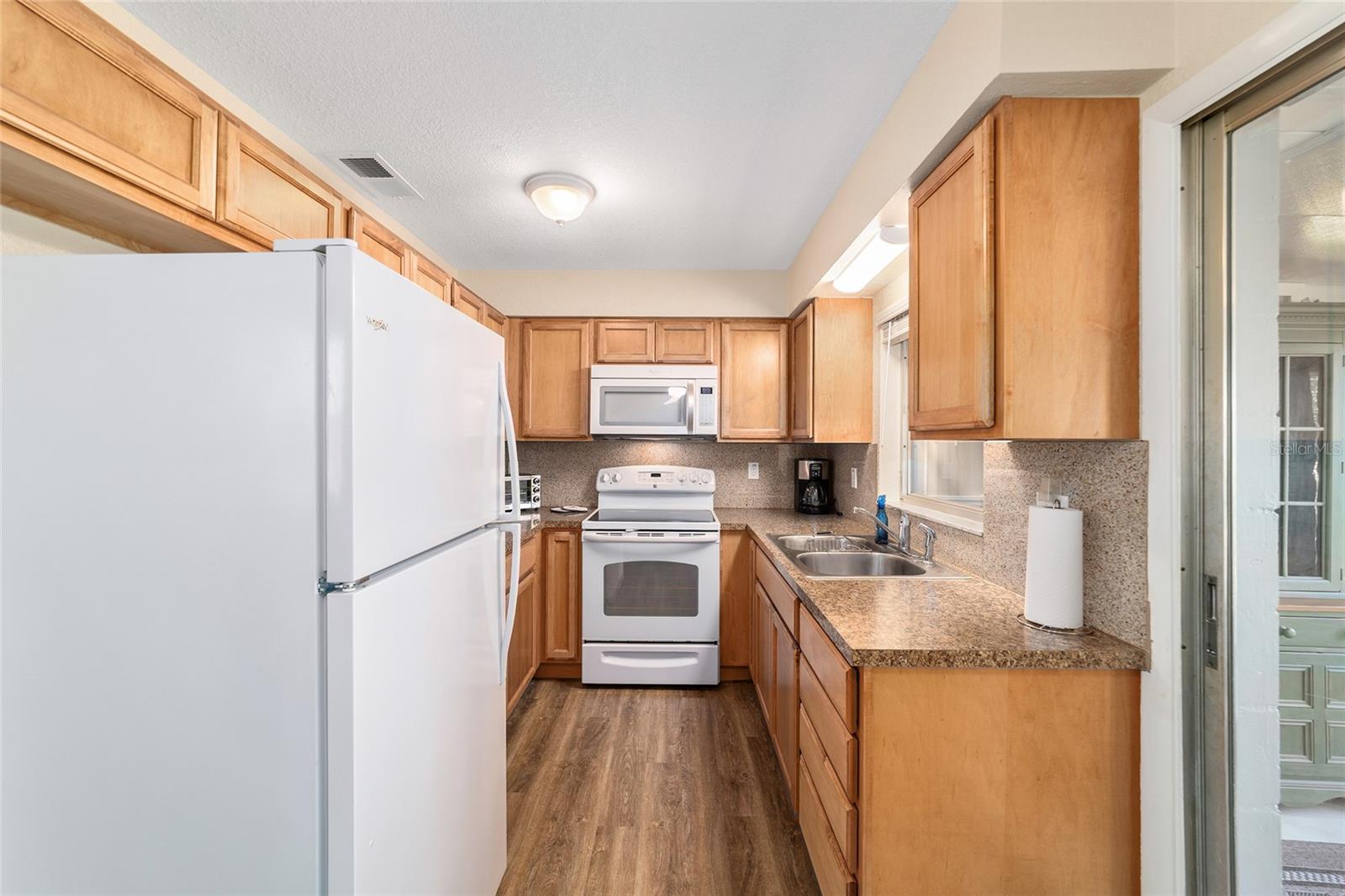 RAINBOW LAKES ESTATE - Residential