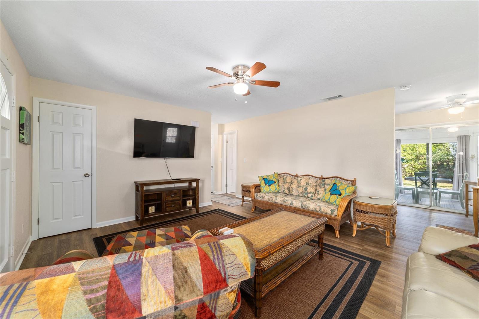 RAINBOW LAKES ESTATE - Residential