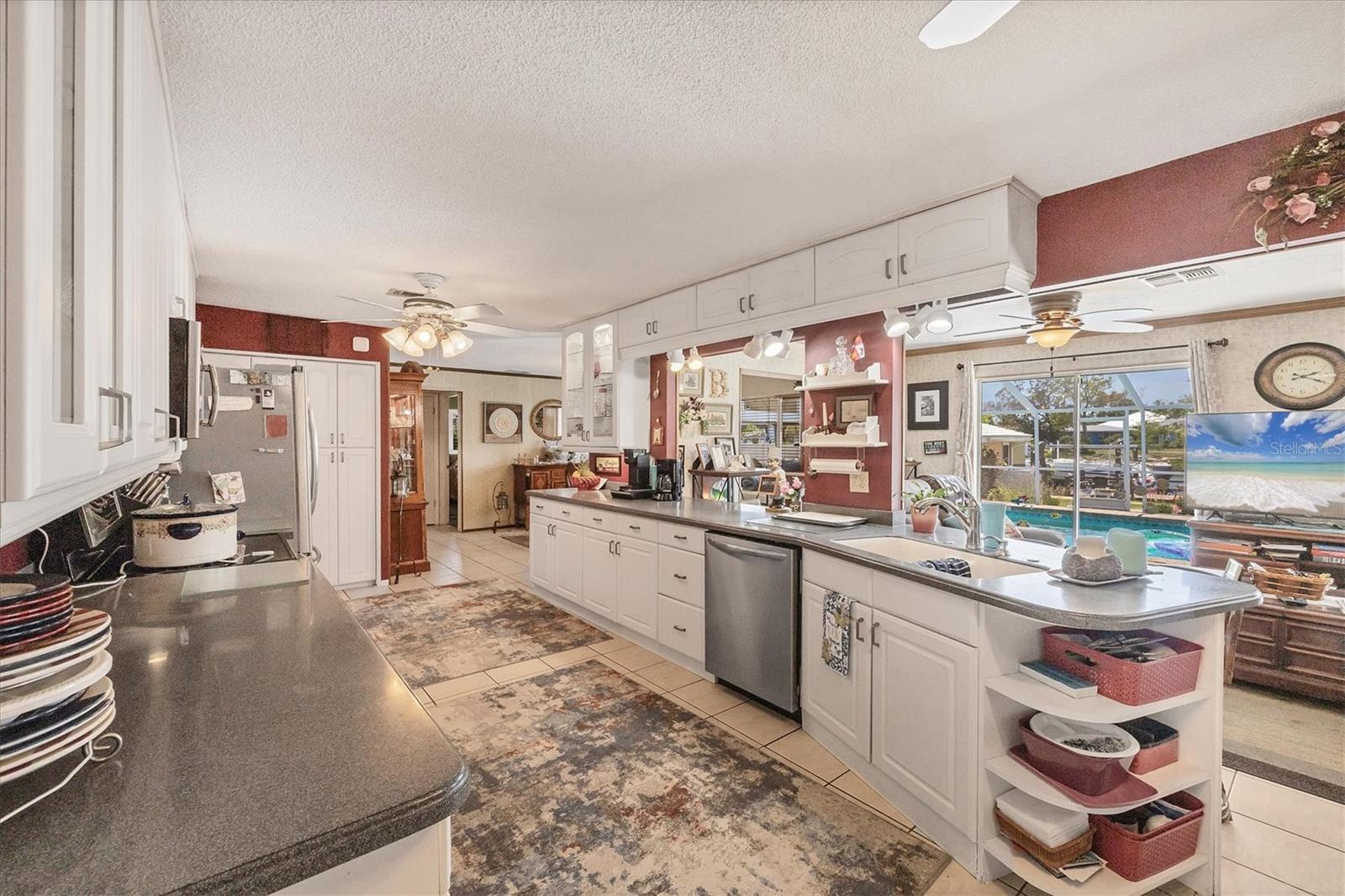 WATERFRONT ESTATES - Residential