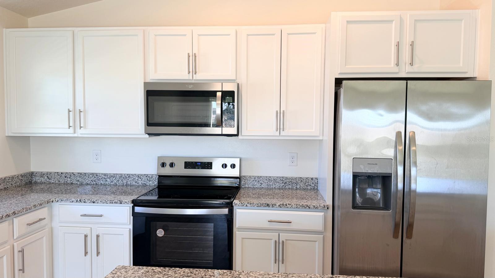 LAKE LUCERNE II - Residential Lease