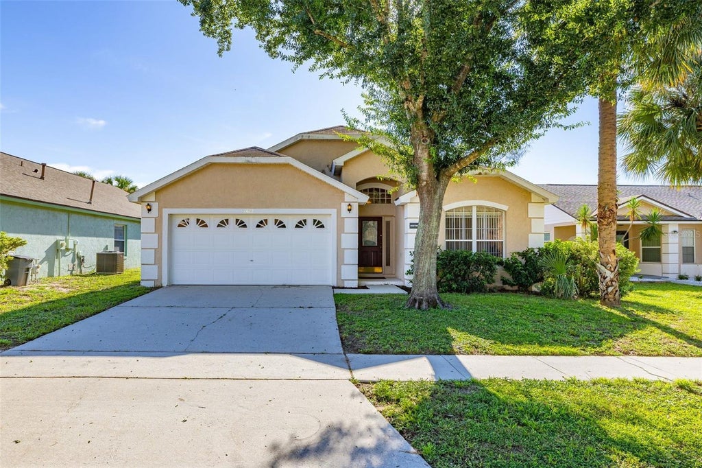Photo of 1612 Oak Hill Trail, Kissimmee, FL 34747 (MLS # S5157152)