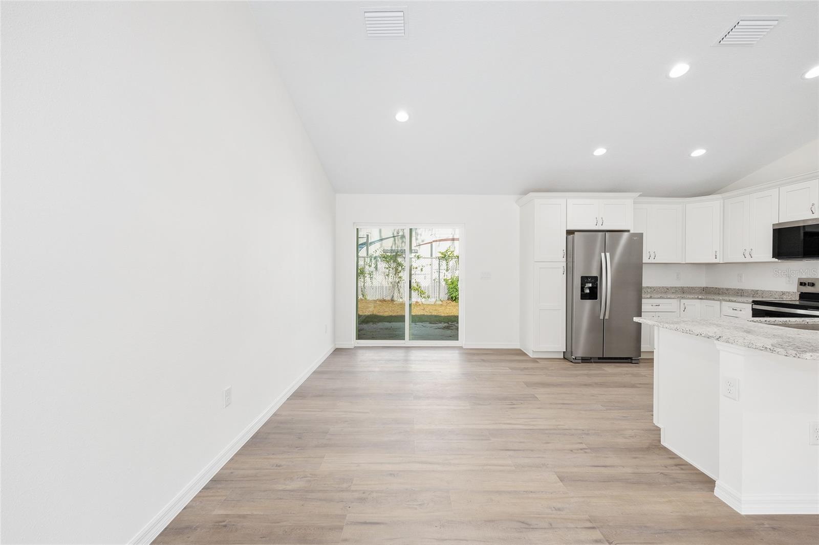 RAINBOW LAKES ESTATE - Residential