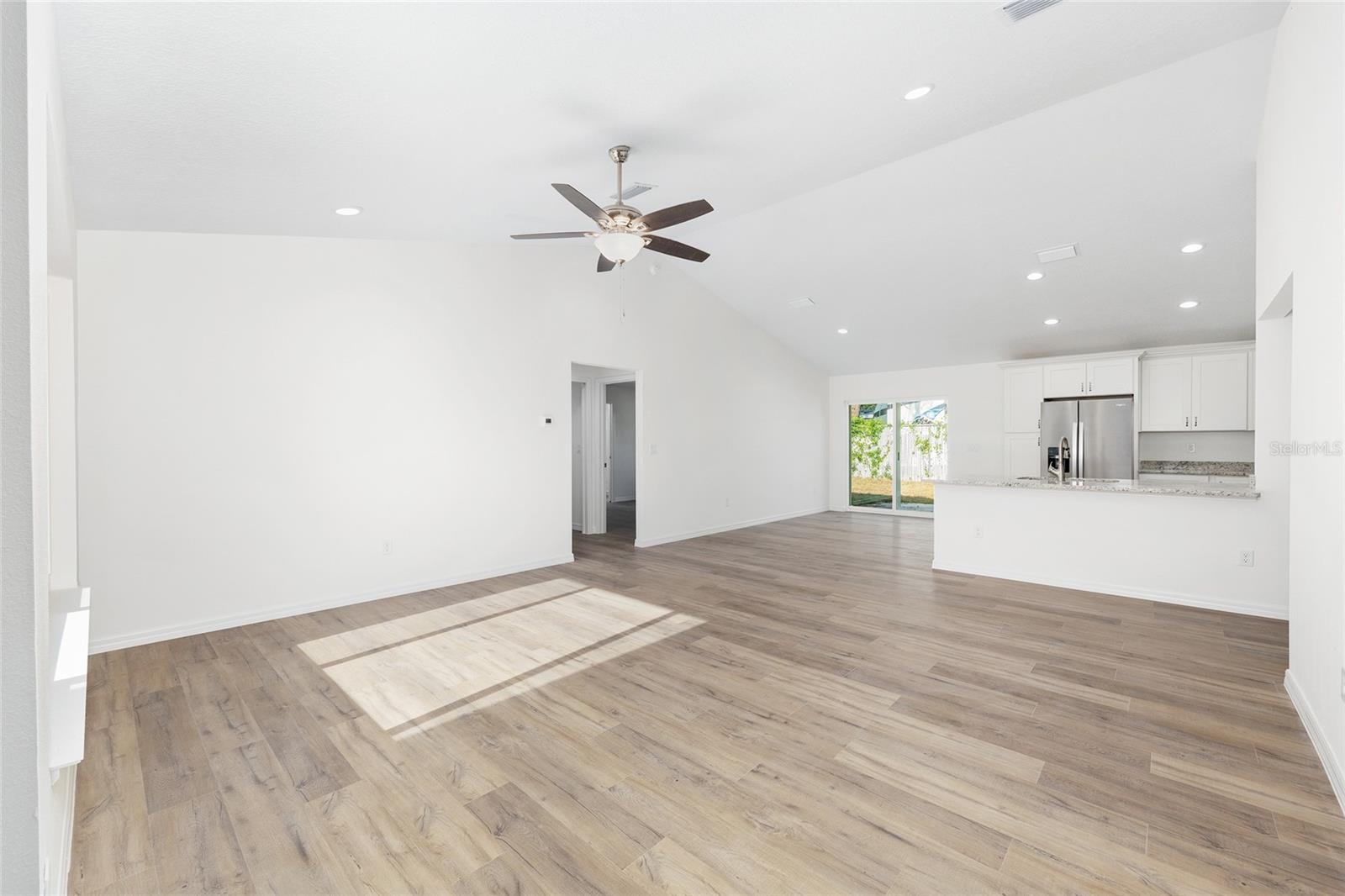RAINBOW LAKES ESTATE - Residential