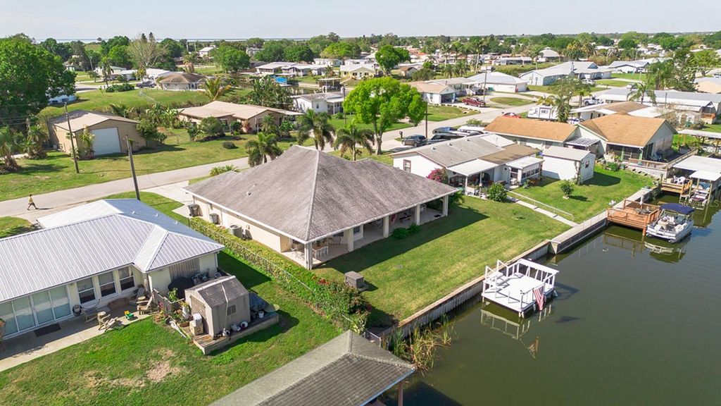Photo of 2523 SE 34th Lane, Okeechobee, FL 34974 (MLS # OK225061)