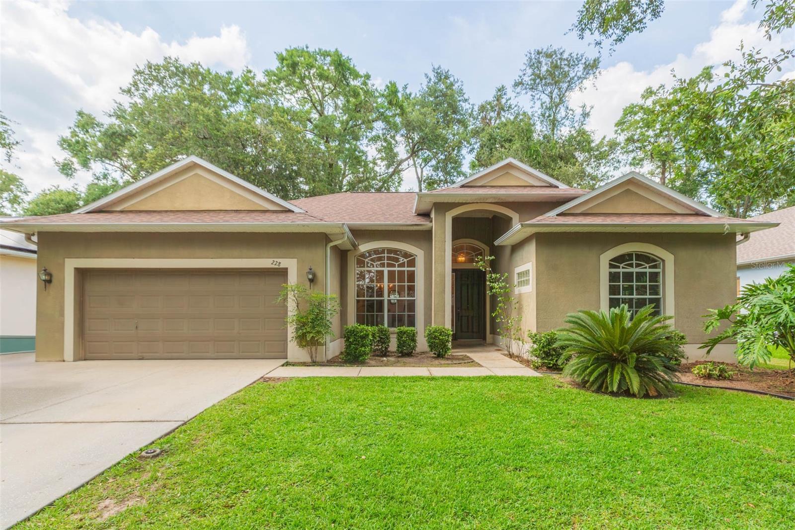 228 TAYLOR BAY LANE