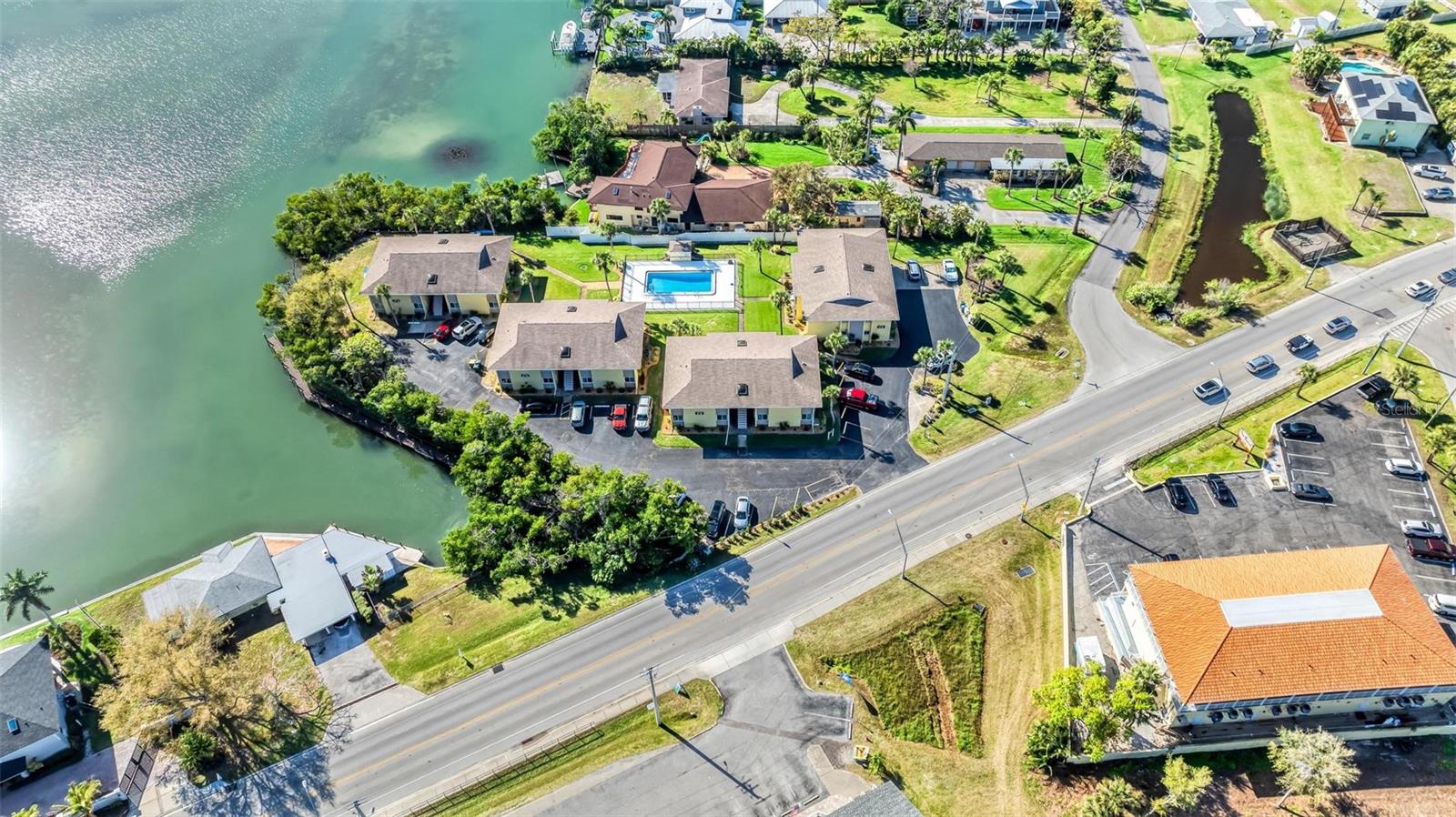 LYONS COVE - Residential