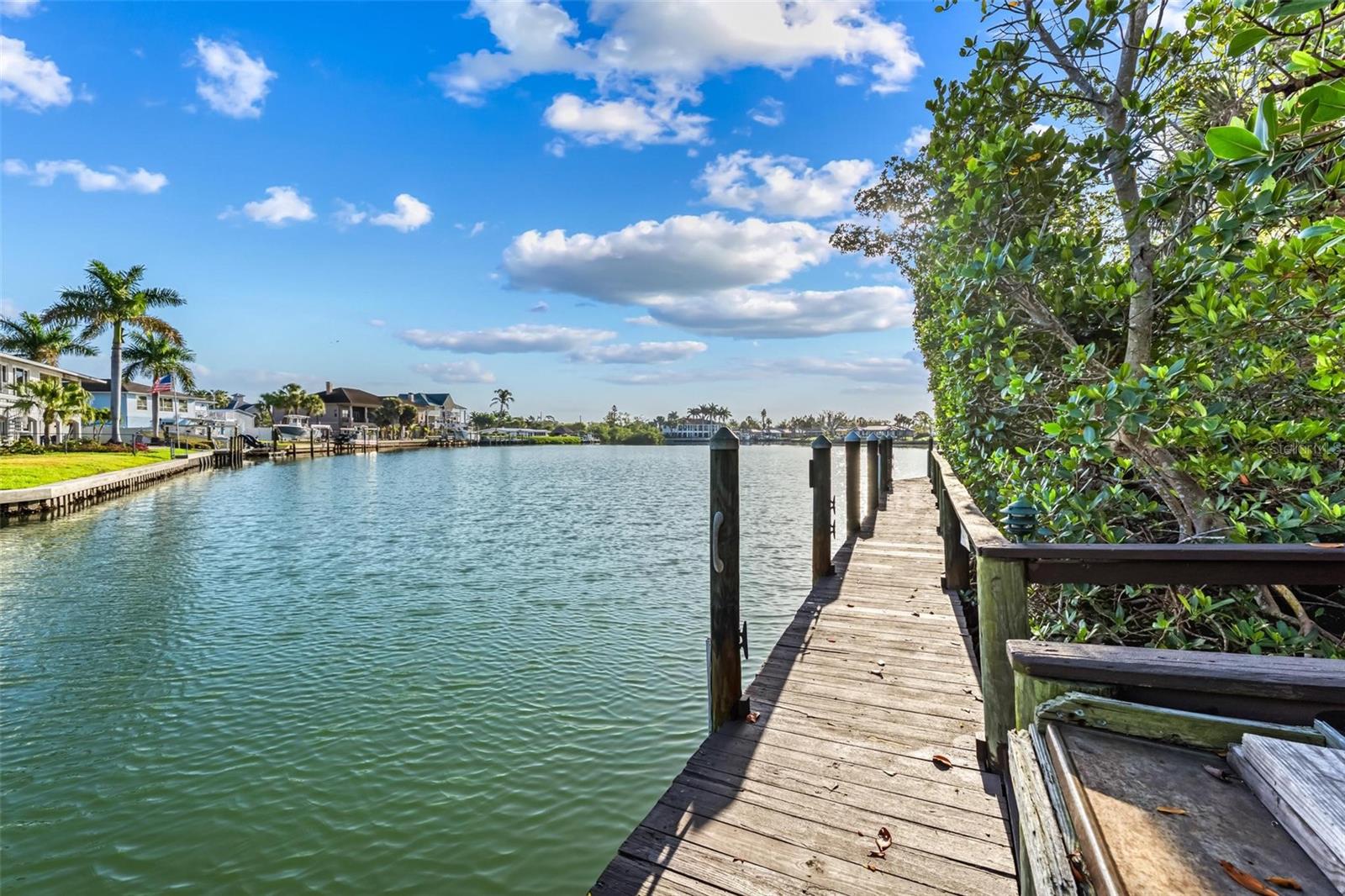 LYONS COVE - Residential