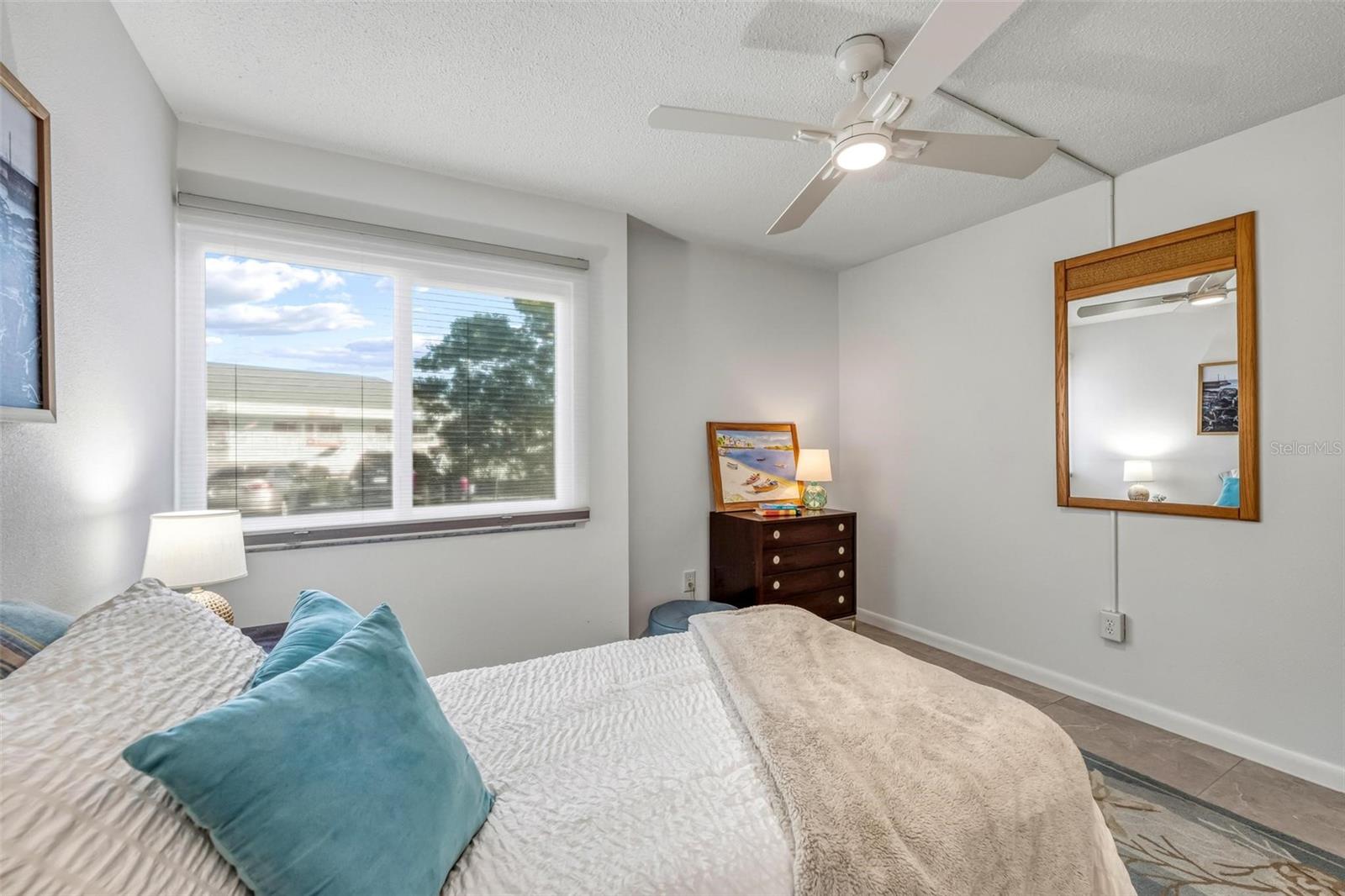 LYONS COVE - Residential