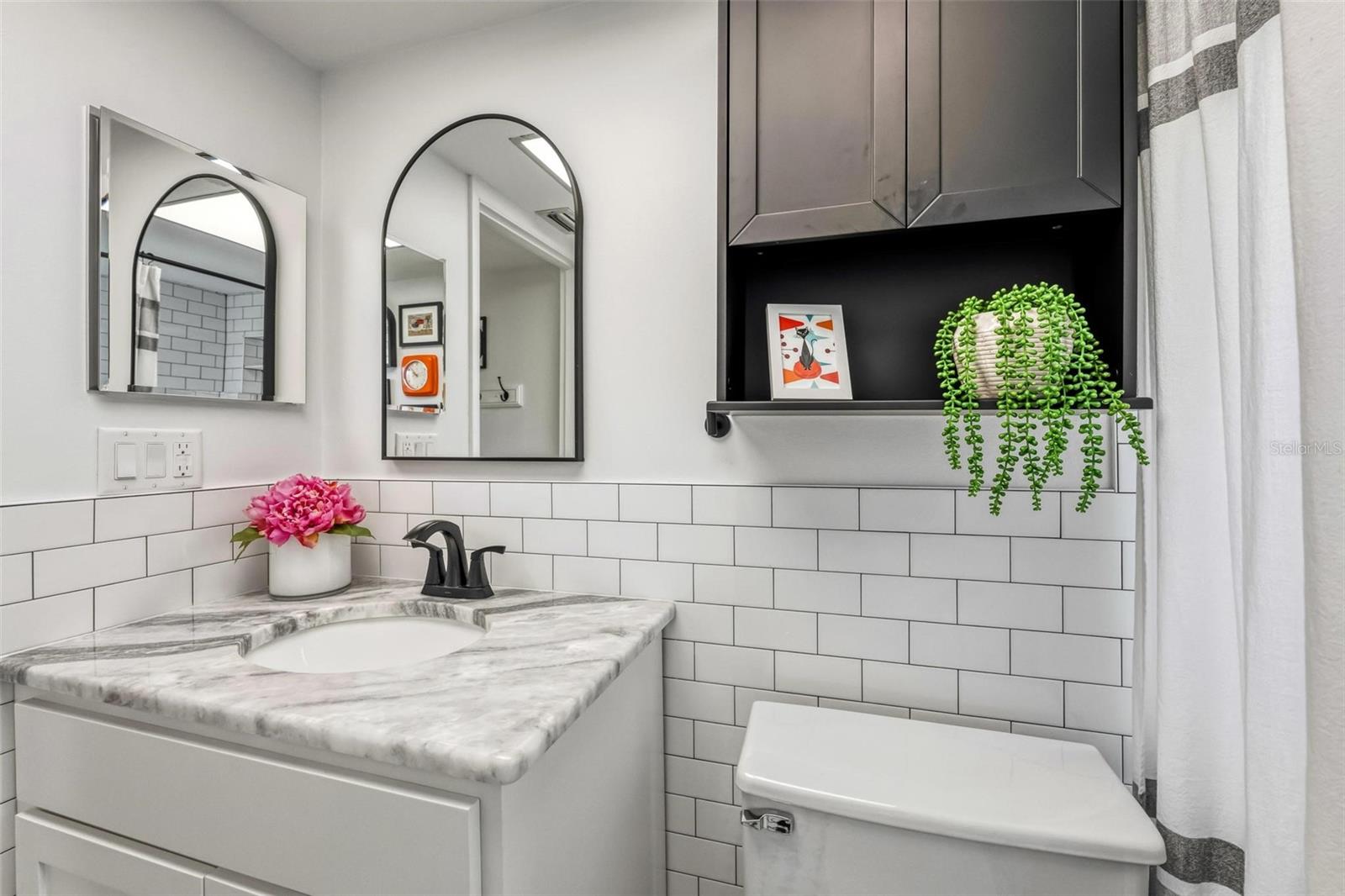 LYONS COVE - Residential