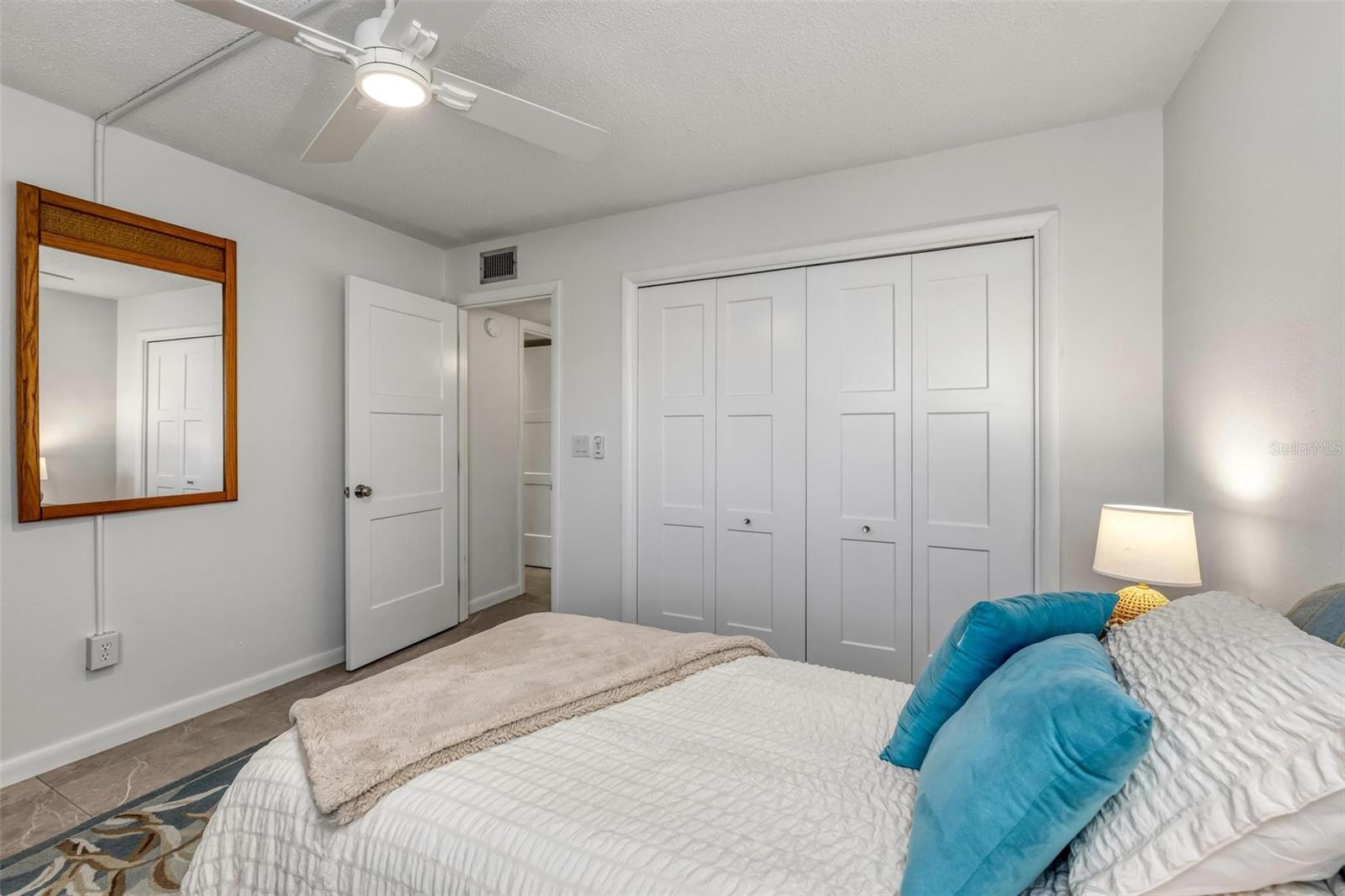 LYONS COVE - Residential