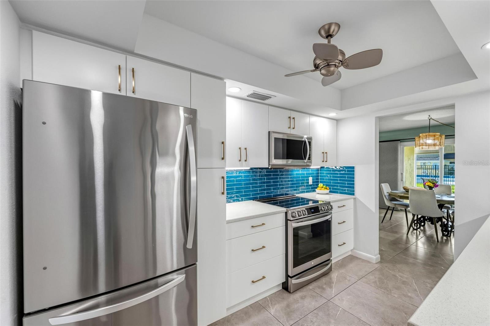 LYONS COVE - Residential