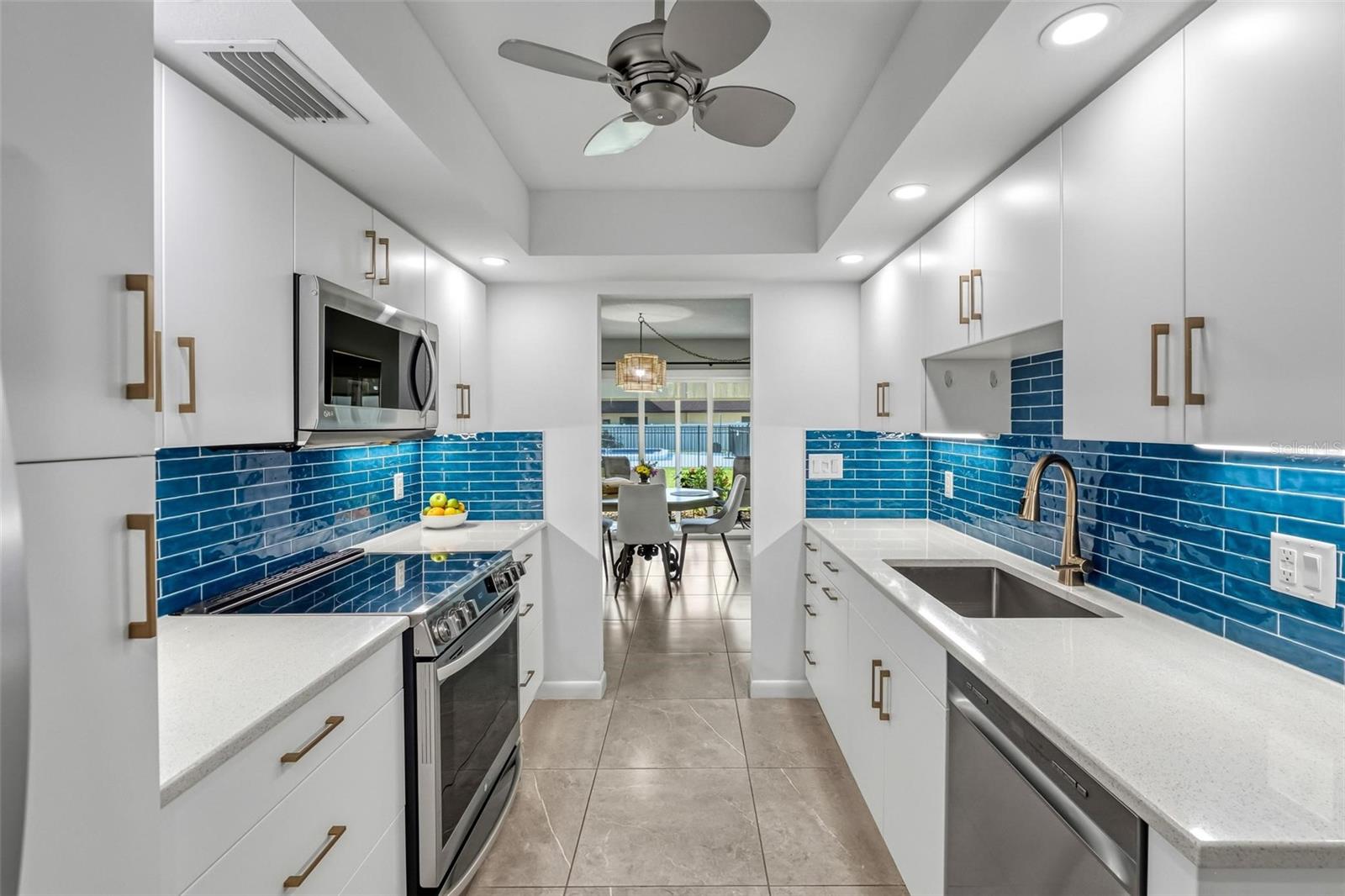 LYONS COVE - Residential