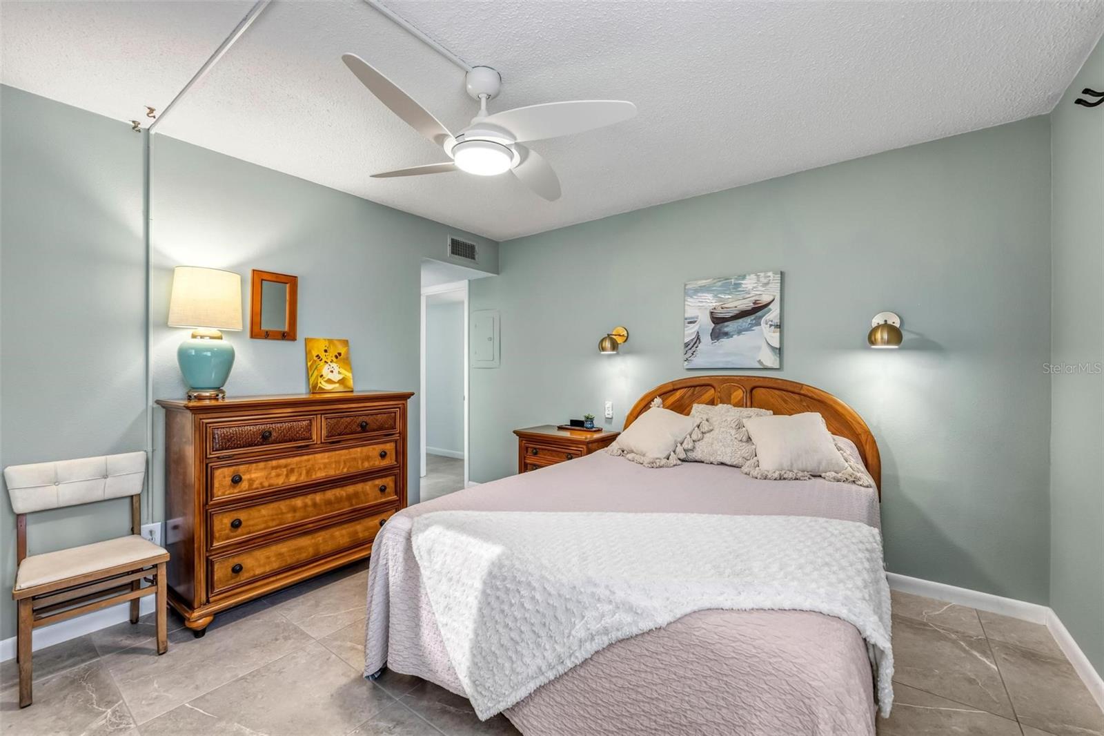 LYONS COVE - Residential