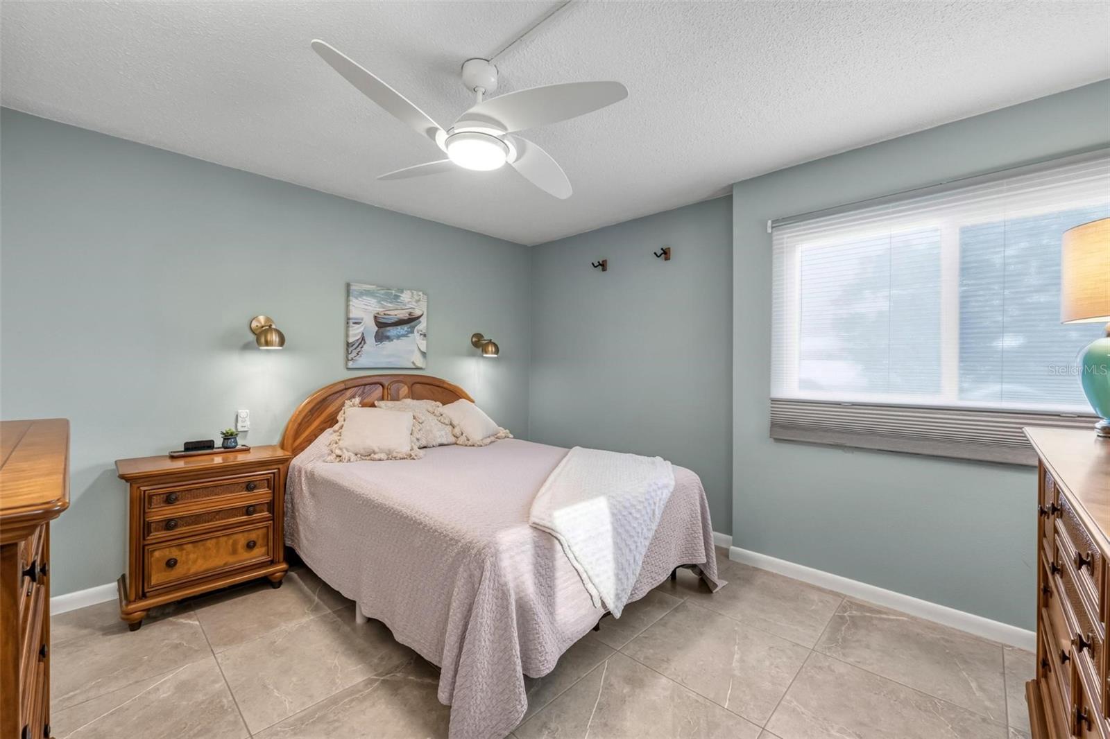 LYONS COVE - Residential