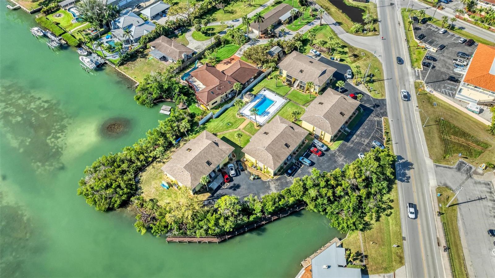 LYONS COVE - Residential