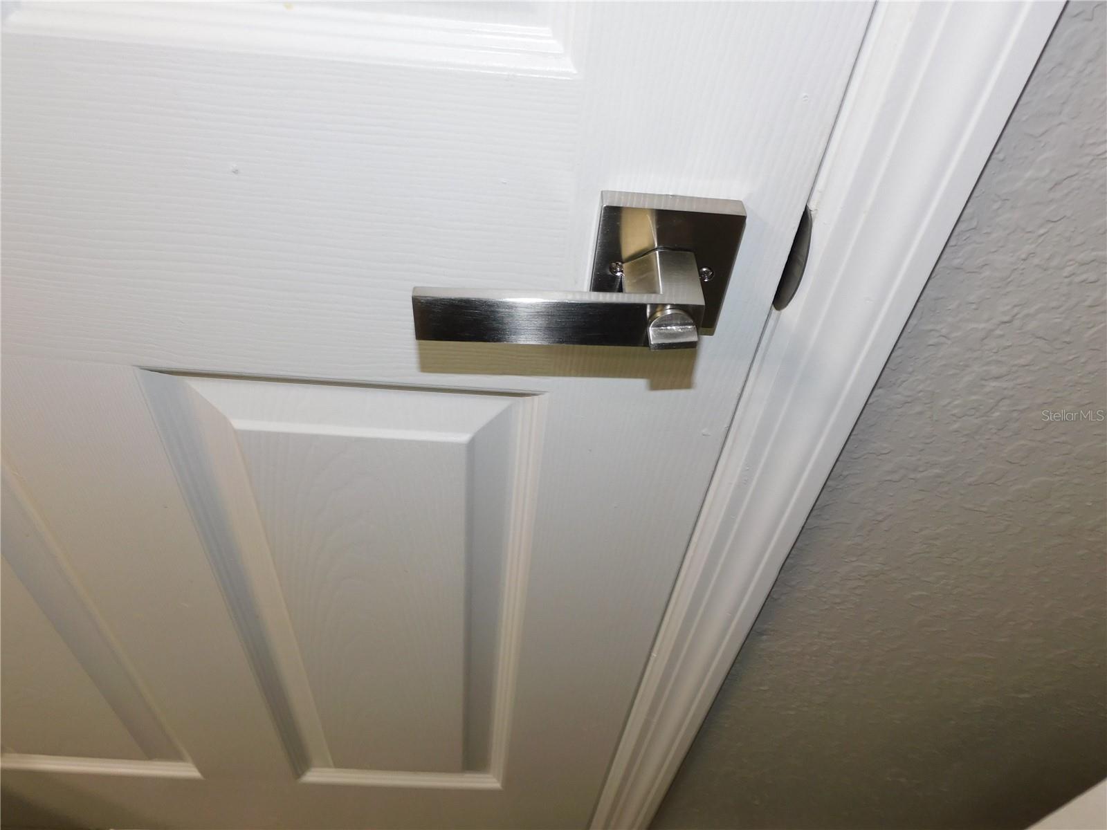 CRESCENT PLACE AT LAKE LOTUS CONDO - Residential