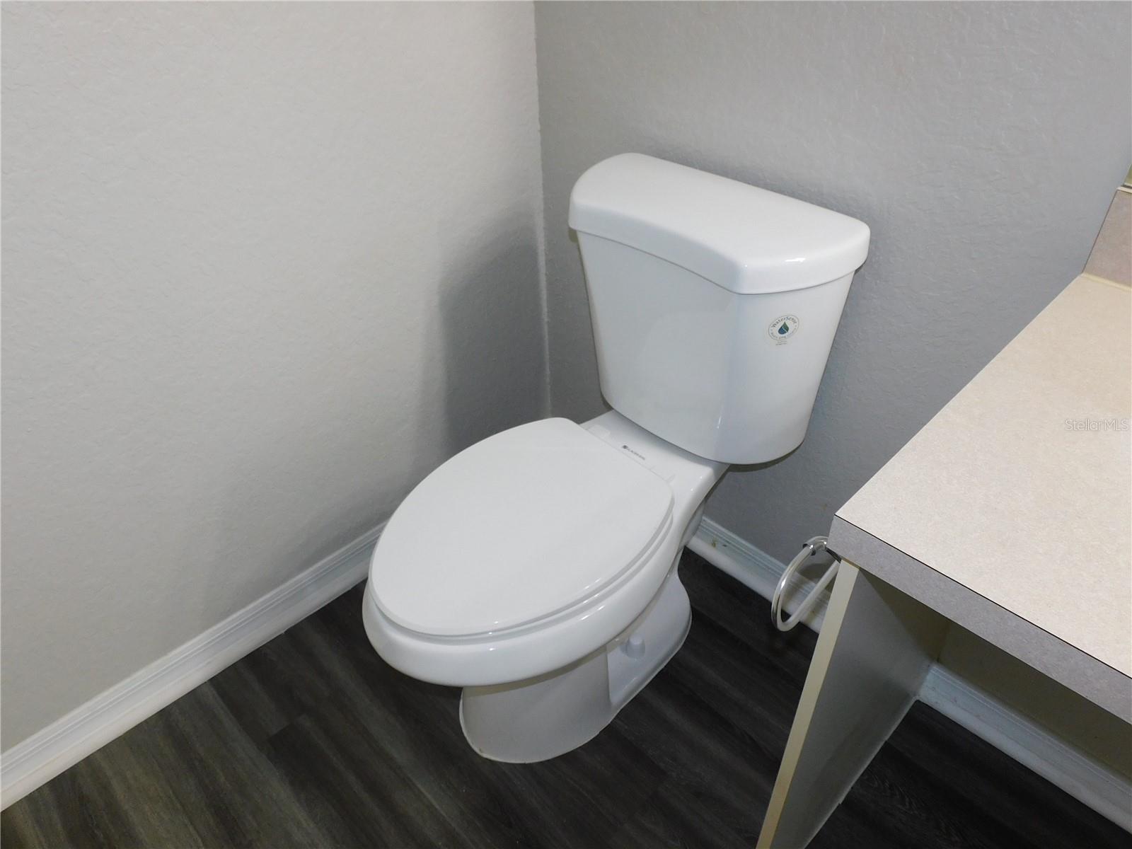 CRESCENT PLACE AT LAKE LOTUS CONDO - Residential