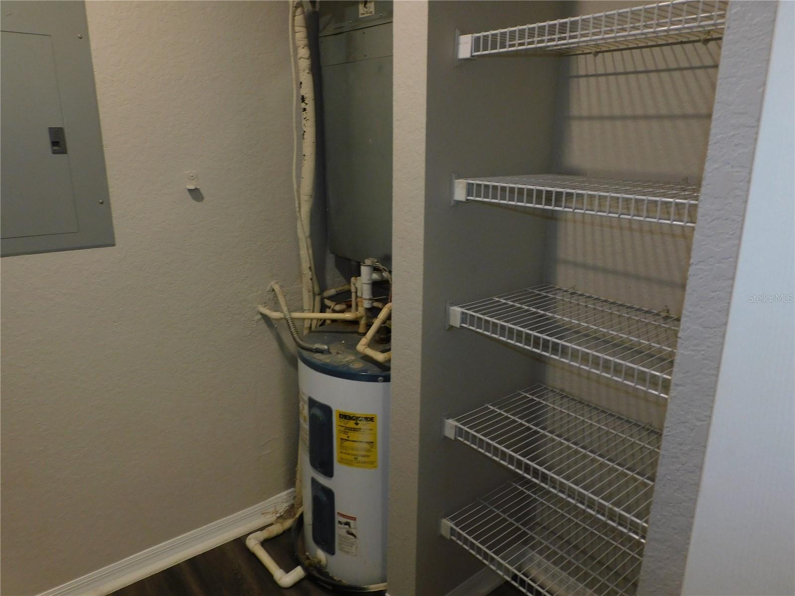 CRESCENT PLACE AT LAKE LOTUS CONDO - Residential