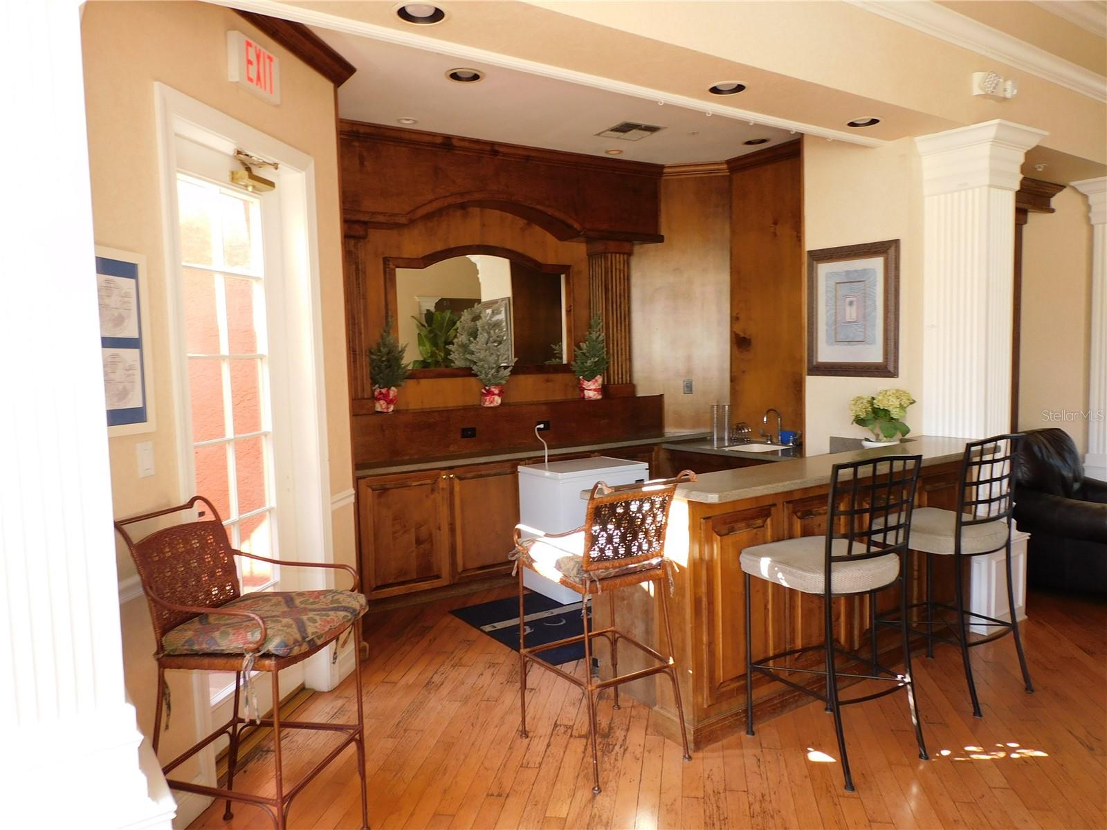 CRESCENT PLACE AT LAKE LOTUS CONDO - Residential