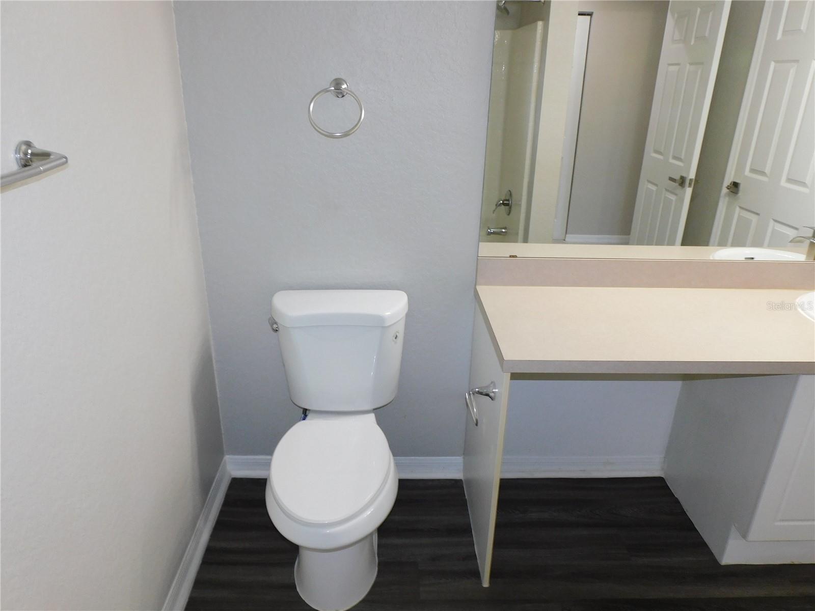 CRESCENT PLACE AT LAKE LOTUS CONDO - Residential