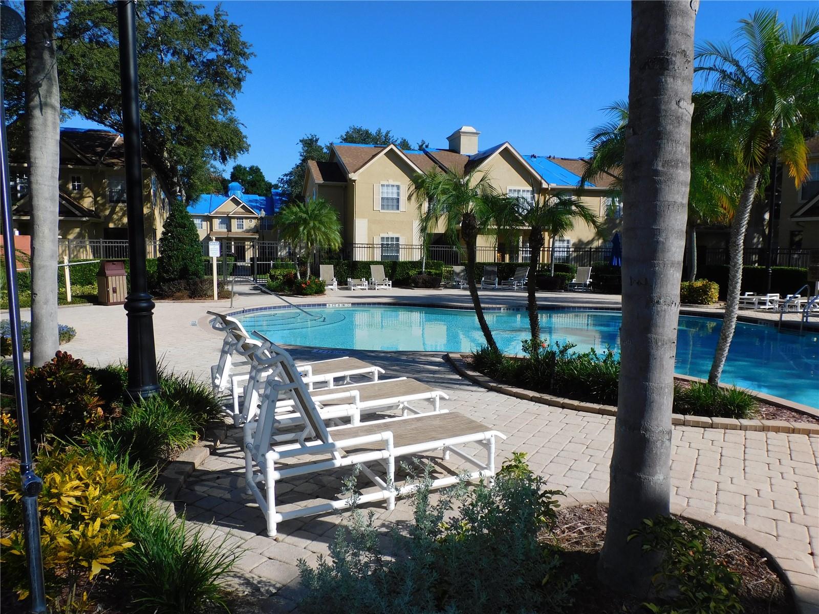 CRESCENT PLACE AT LAKE LOTUS CONDO - Residential